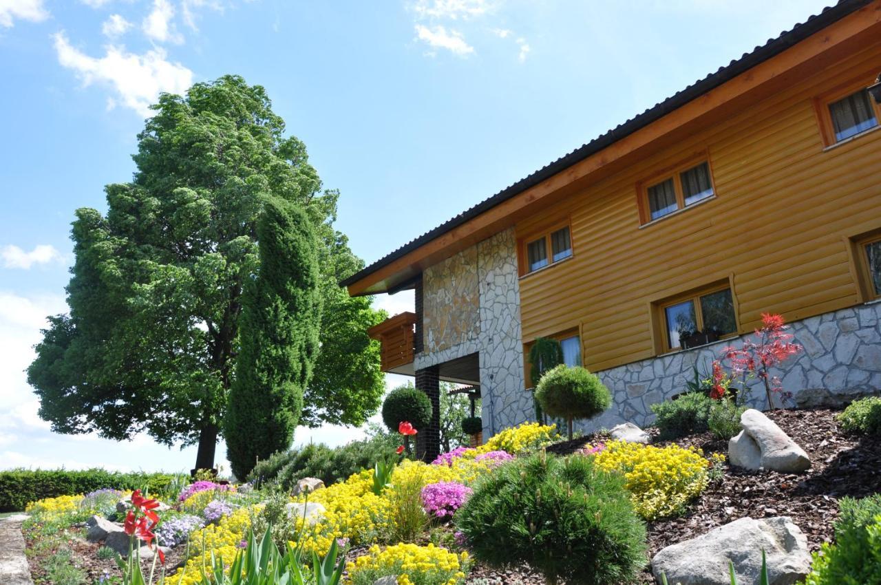 Guesthouse Dolinsek Sevnica ภายนอก รูปภาพ